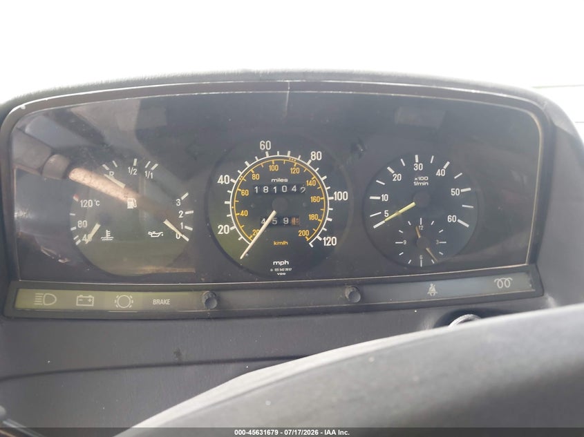 1984 Mercedes-benz 300 VIN WDBAB33A7EA060975 IAAI salvage auction — NORMAL WEAR, Original (Texas), sold $25 on 2026-07-30 (photo 7)