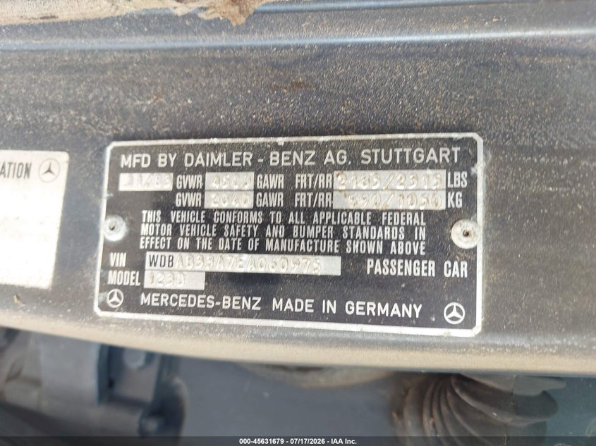 1984 Mercedes-benz 300 VIN WDBAB33A7EA060975 IAAI salvage auction — NORMAL WEAR, Original (Texas), sold $25 on 2026-07-30 (photo 9)