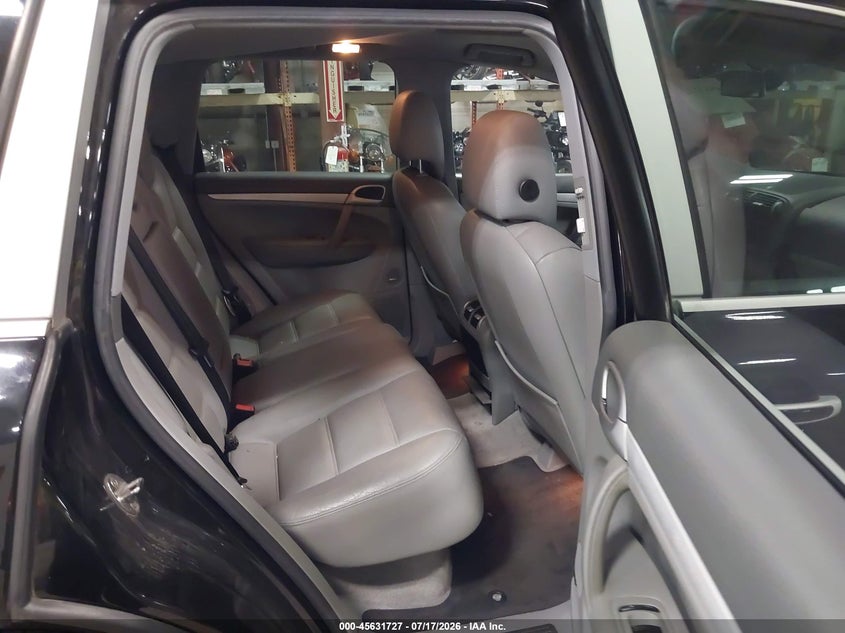 2004 Porsche Cayenne VIN WP1AB29P64LA69059 IAAI salvage auction — RIGHT FRONT, Clear (Michigan), sold $825 on 2026-08-06 (photo 8)