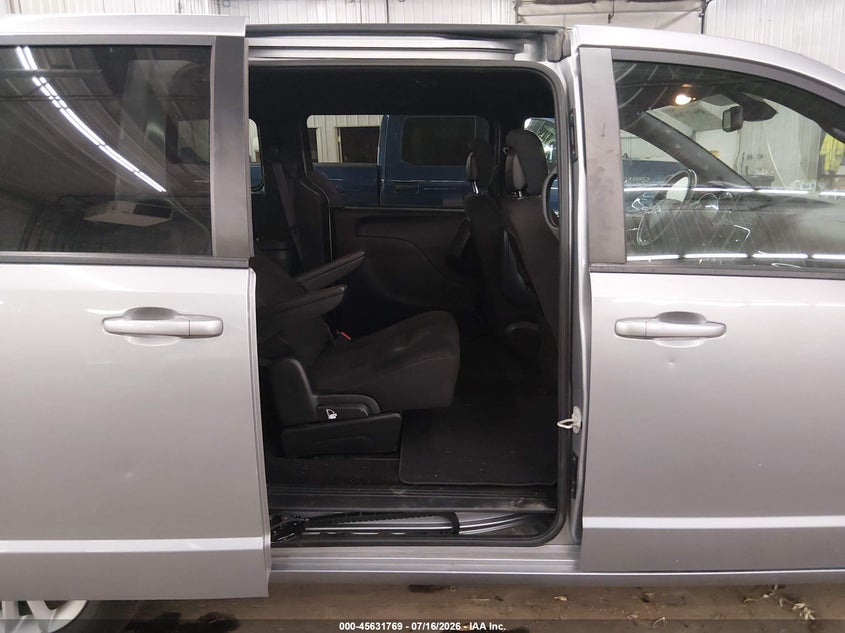 2020 Dodge Caravan VIN 2C4RDGBG5LR232103 IAAI salvage auction — HAIL, Salvage (Minnesota), sold $8,000 on 2026-09-08 (photo 8)