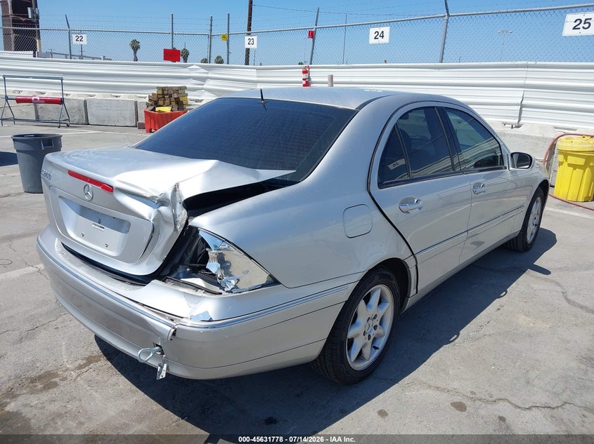 2002 Mercedes-benz C class VIN WDBRF61J72E002770 IAAI salvage auction — REAR END, Salvage (California), sold $600 on 2026-08-12 (photo 4)
