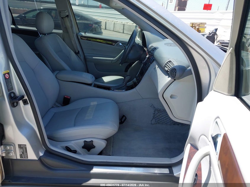 2002 Mercedes-benz C class VIN WDBRF61J72E002770 IAAI salvage auction — REAR END, Salvage (California), sold $600 on 2026-08-12 (photo 5)