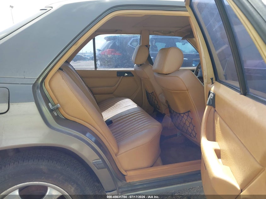 1987 Mercedes-benz 300 VIN WDBEA30D5HA368184 IAAI salvage auction — NORMAL WEAR, Original (Texas), sold $250 on 2026-07-23 (photo 8)