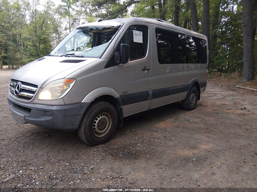 2011 Mercedes-benz Sprinter VIN WDZPE7CC7B5553846 IAAI salvage auction — ROOF, Salvage (Virginia), sold $3,050 on 2026-07-28 (photo 2)