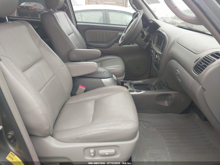 2005 Toyota Sequoia VIN 5TDBT48A55S254778 IAAI salvage auction — NORMAL WEAR, Clear (Massachusetts), sold $2,100 on 2026-07-21 (photo 5)