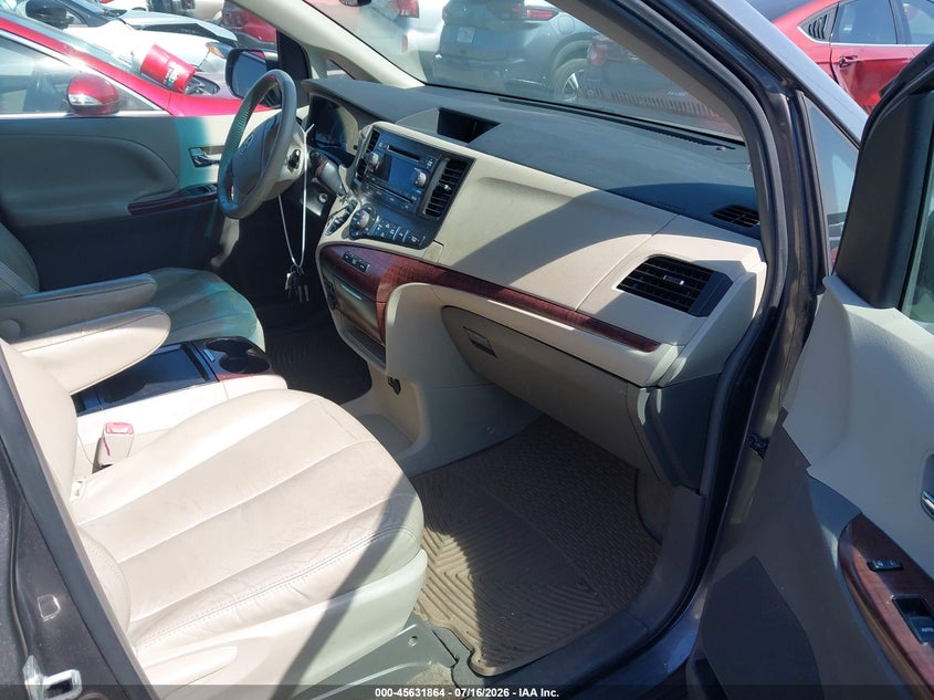2011 Toyota Sienna VIN 5TDYK3DC1BS166823 IAAI salvage auction — NORMAL WEAR, Clear-Dealer Only (North Carolina), sold $575 on 2026-07-29 (photo 5)