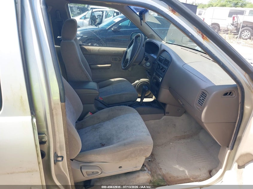 2000 Nissan Pathfinder VIN JN8AR07S0YW435955 IAAI salvage auction — NORMAL WEAR, Clear (Hawaii), sold $25 on 2026-07-28 (photo 5)