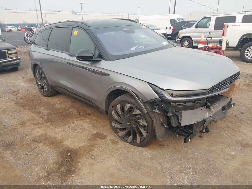 2024 Lincoln Nautilus VIN 5LMPJ8KA1RJ802783 — IAAI salvage auction photo