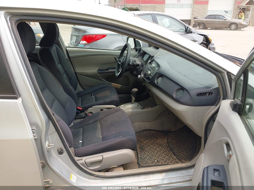 2010 Honda Insight VIN JHMZE2H71AS042042 IAAI salvage auction — NORMAL WEAR, Original (Maine), sold $700 on 2026-07-20 (photo 5)