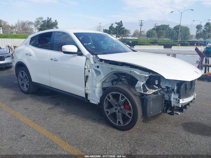 2018 Maserati Levante VIN ZN661XUAXJX270265 IAAI salvage auction — FRONT END, Wait Title, sold $6,300 on 2026-08-08 (photo 1)