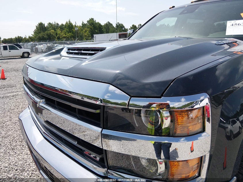 2019 Chevrolet Silverado VIN 1GC1KTEYXKF216517 IAAI salvage auction — ENGINE DAMAGE, Salvage (Alabama), sold $14,600 on 2026-07-30 (photo 6)