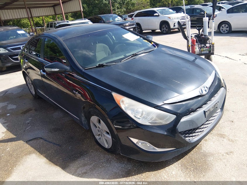 2011 Hyundai Sonata hybrid VIN KMHEC4A44BA001361 IAAI salvage auction — NORMAL WEAR, Clear (California), sold $300 on 2026-07-27 (photo 1)