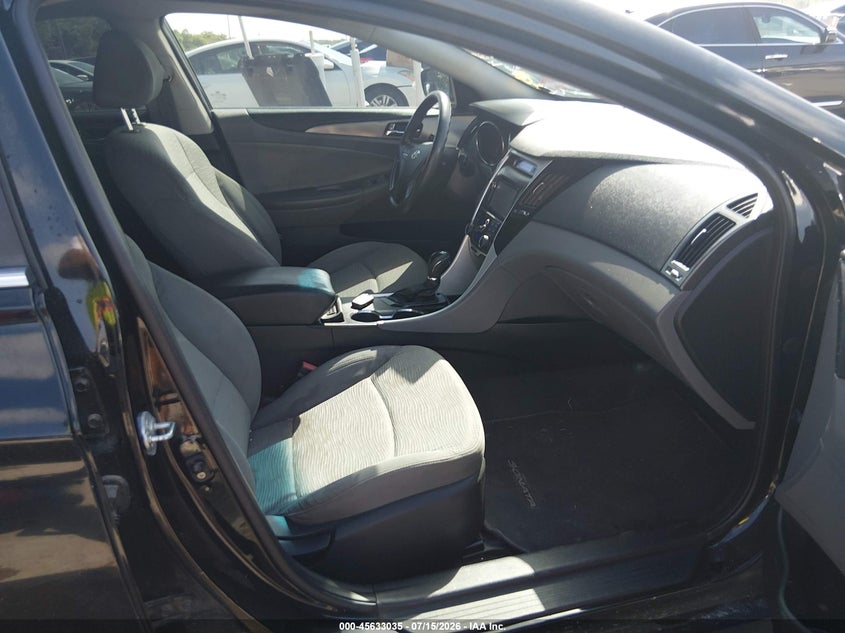 2011 Hyundai Sonata hybrid VIN KMHEC4A44BA001361 IAAI salvage auction — NORMAL WEAR, Clear (California), sold $300 on 2026-07-27 (photo 5)