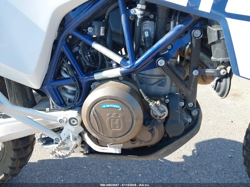 2024 Husqvarna Enduro VIN VBKUEV408RM765116 IAAI salvage auction — THEFT, Salvage Title, sold $3,900 on 2026-09-15 (photo 8)