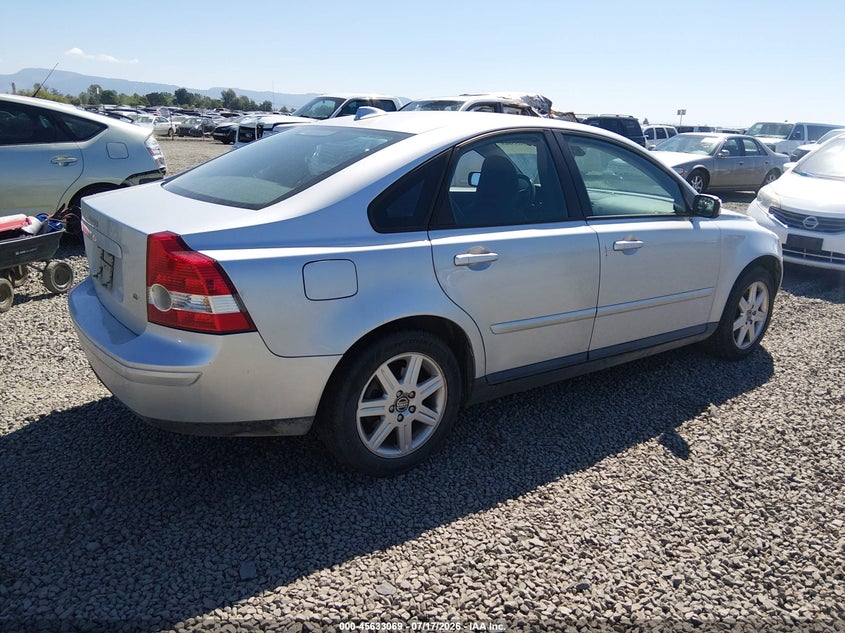 2006 Volvo S40 VIN YV1MS382562208854 IAAI salvage auction — NORMAL WEAR, Clear - Public Restricted (Oregon), sold $100 on 2026-07-27 (photo 4)