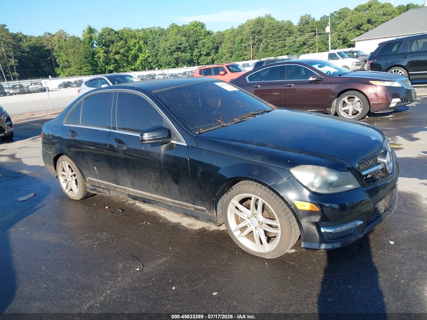 2013 Mercedes-benz C class VIN WDDGF4HB8DF971217 IAAI salvage auction — NORMAL WEAR, Clear (Georgia), sold $525 on 2026-07-29 (photo 1)