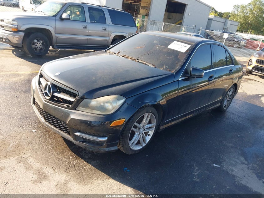 2013 Mercedes-benz C class VIN WDDGF4HB8DF971217 IAAI salvage auction — NORMAL WEAR, Clear (Georgia), sold $525 on 2026-07-29 (photo 2)