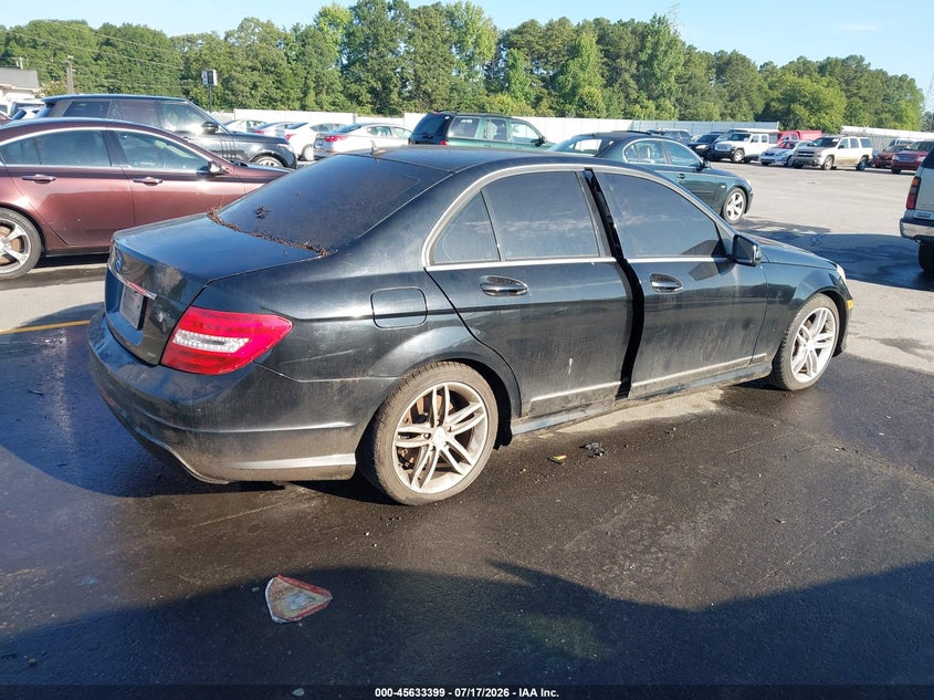 2013 Mercedes-benz C class VIN WDDGF4HB8DF971217 IAAI salvage auction — NORMAL WEAR, Clear (Georgia), sold $525 on 2026-07-29 (photo 4)