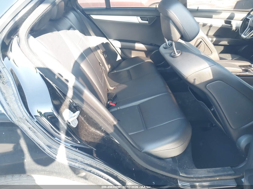 2013 Mercedes-benz C class VIN WDDGF4HB8DF971217 IAAI salvage auction — NORMAL WEAR, Clear (Georgia), sold $525 on 2026-07-29 (photo 8)