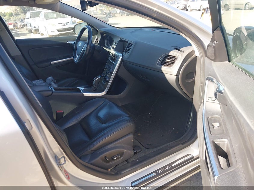 2014 Volvo S60 VIN YV1612FS4E2276831 IAAI salvage auction — NORMAL WEAR, Clear - Dealer Only (California), sold $800 on 2026-07-23 (photo 5)