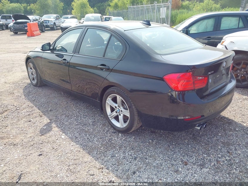 2013 BMW 3 series VIN WBA3B5C57DF598924 IAAI salvage auction — NORMAL WEAR, Clear (Indiana), sold $450 on 2026-07-29 (photo 3)