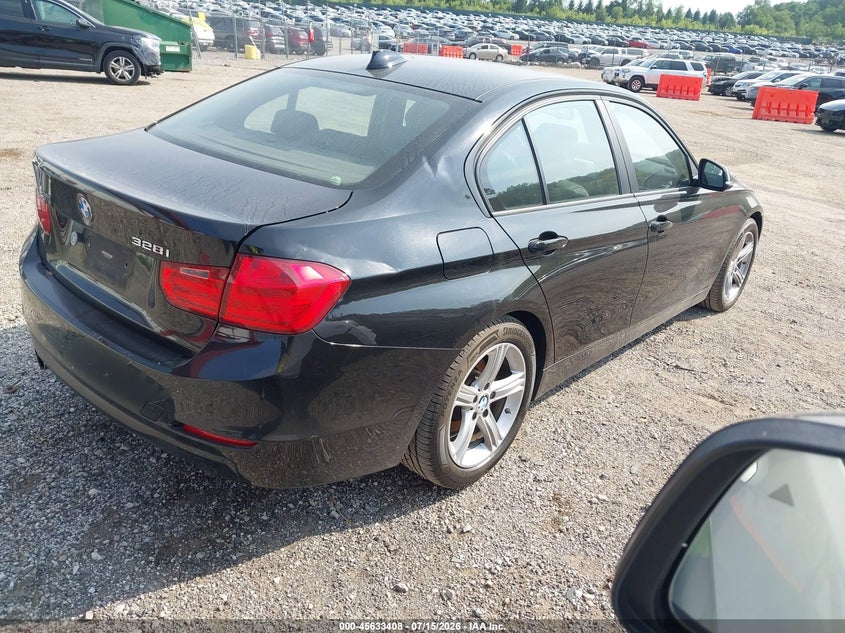 2013 BMW 3 series VIN WBA3B5C57DF598924 IAAI salvage auction — NORMAL WEAR, Clear (Indiana), sold $450 on 2026-07-29 (photo 4)