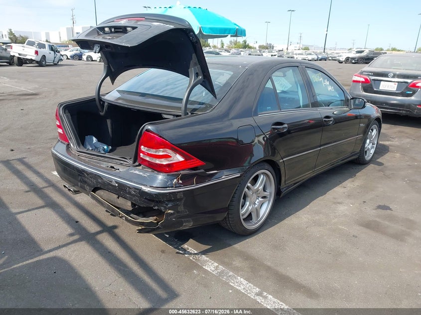 2005 Mercedes-benz C-klasse amg VIN WDBRF76J85F613212 IAAI salvage auction — FRONT & REAR, Salvage Certificate (California), sold $3,350 on 2026-08-09 (photo 4)