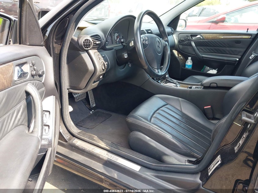 2005 Mercedes-benz C-klasse amg VIN WDBRF76J85F613212 IAAI salvage auction — FRONT & REAR, Salvage Certificate (California), sold $3,350 on 2026-08-09 (photo 5)