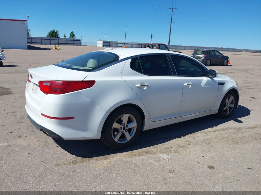 2015 Kia Optima VIN 5XXGM4A71FG366580 IAAI salvage auction — NORMAL WEAR, Clear (Colorado), sold $550 on 2026-07-29 (photo 4)