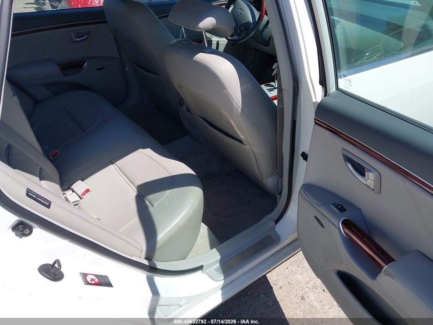 2006 Hyundai Azera VIN KMHFC46F96A099842 IAAI salvage auction — NORMAL WEAR, Clear (Washington), sold $375 on 2026-07-29 (photo 8)