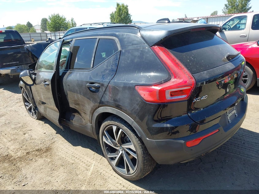 2022 Volvo Xc40 VIN YV4162UM0N2644845 IAAI salvage auction — FRONT END, Salvage Title, sold $975 on 2026-08-18 (photo 3)
