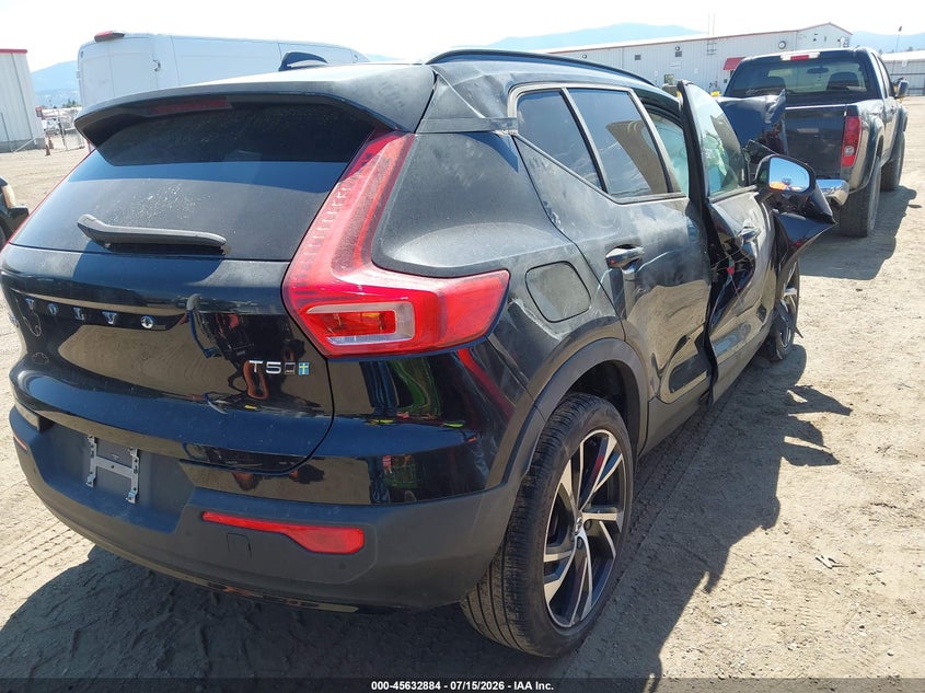 2022 Volvo Xc40 VIN YV4162UM0N2644845 IAAI salvage auction — FRONT END, Salvage Title, sold $975 on 2026-08-18 (photo 4)