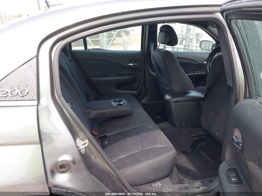 2013 Chrysler 200 VIN 1C3CCBAB8DN671350 IAAI salvage auction — NORMAL WEAR, Clear-Endorsement (Wisconsin), sold $650 on 2026-08-22 (photo 8)