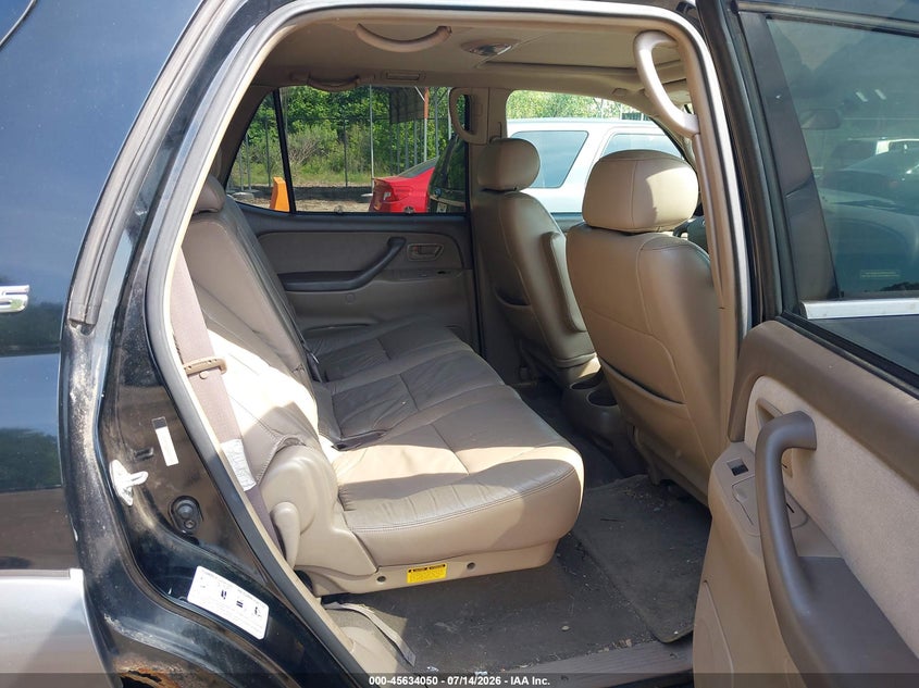 2004 Toyota Sequoia VIN 5TDBT44A84S214103 IAAI salvage auction — NORMAL WEAR, Clear (Maryland), sold $1,075 on 2026-07-28 (photo 8)
