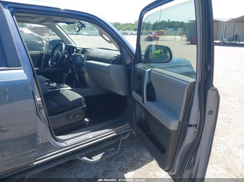 2012 Toyota 4runner VIN JTEBU5JR0C5092821 IAAI salvage auction — FRONT END, Salvage Title, sold $25 on 2026-07-30 (photo 5)