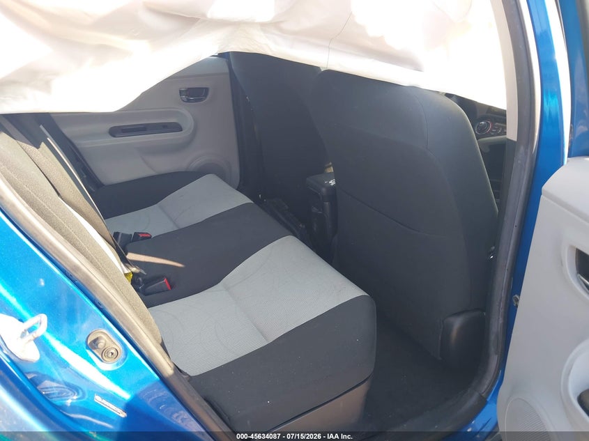 2012 Toyota Prius c VIN JTDKDTB38C1527188 IAAI salvage auction — NORMAL WEAR, Clear (Pennsylvania), sold $425 on 2026-07-31 (photo 8)