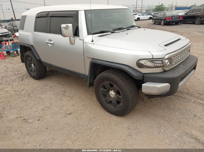 2007 Toyota Fj cruiser VIN JTEBU11FX70062517 IAAI salvage auction — NORMAL WEAR, Clear (New York), sold $3,375 on 2026-07-29 (photo 1)