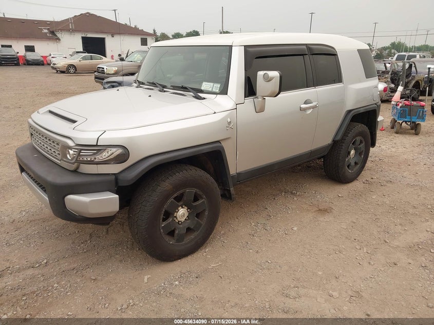 2007 Toyota Fj cruiser VIN JTEBU11FX70062517 IAAI salvage auction — NORMAL WEAR, Clear (New York), sold $3,375 on 2026-07-29 (photo 2)