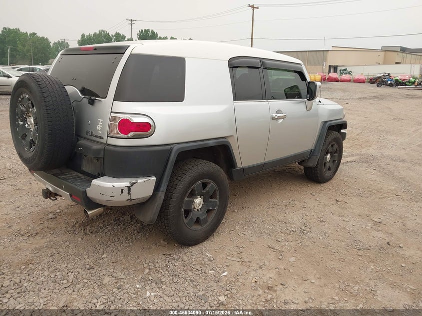2007 Toyota Fj cruiser VIN JTEBU11FX70062517 IAAI salvage auction — NORMAL WEAR, Clear (New York), sold $3,375 on 2026-07-29 (photo 4)