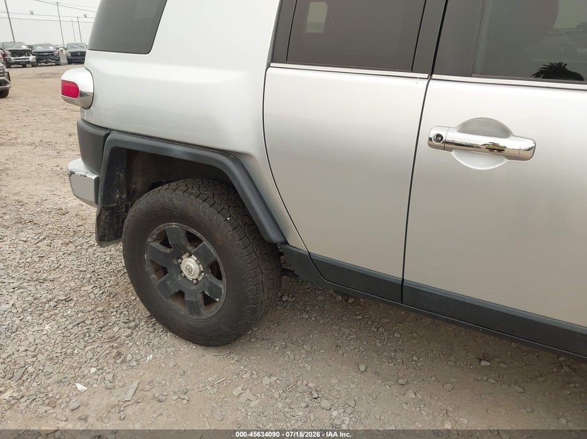 2007 Toyota Fj cruiser VIN JTEBU11FX70062517 IAAI salvage auction — NORMAL WEAR, Clear (New York), sold $3,375 on 2026-07-29 (photo 6)