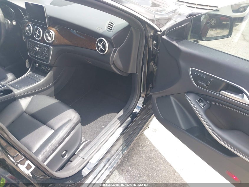 2015 Mercedes-benz Cla-klasse VIN WDDSJ4EB3FN171561 IAAI salvage auction — RIGHT SIDE, Salvage Title, sold $2,450 on 2026-08-12 (photo 5)