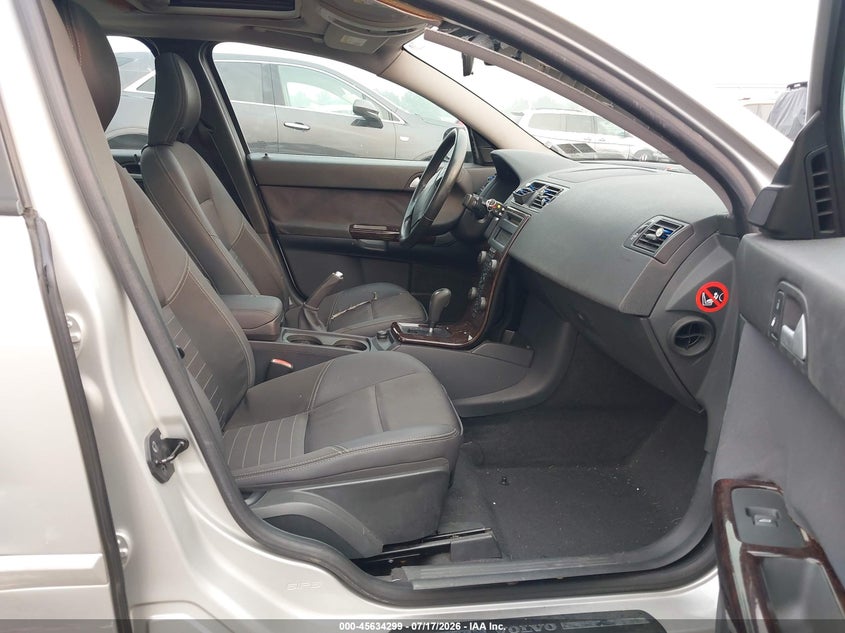 2007 Volvo S40 VIN YV1MS382772259533 IAAI salvage auction — FRONT END, Salvage (Pennsylvania), sold $300 on 2026-07-31 (photo 5)