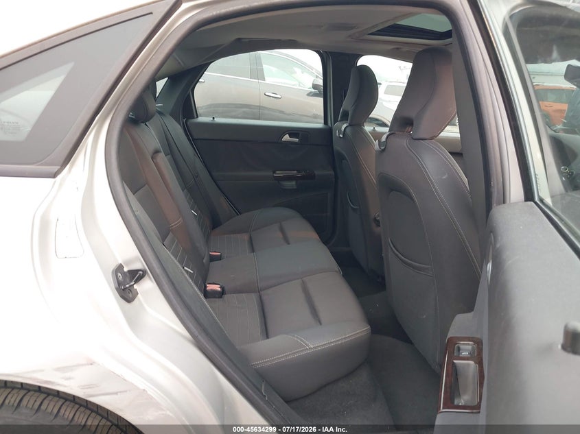 2007 Volvo S40 VIN YV1MS382772259533 IAAI salvage auction — FRONT END, Salvage (Pennsylvania), sold $300 on 2026-07-31 (photo 8)