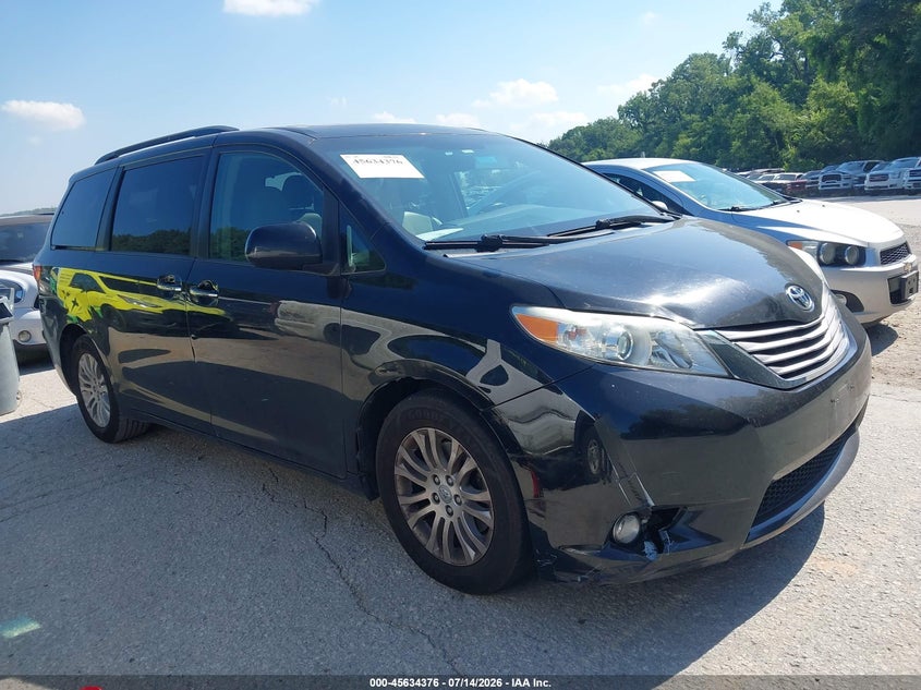 2017 Toyota Sienna VIN 5TDYZ3DC9HS794777 IAAI salvage auction — NORMAL WEAR, Salvage Title, sold $5,175 on 2026-07-29 (photo 1)
