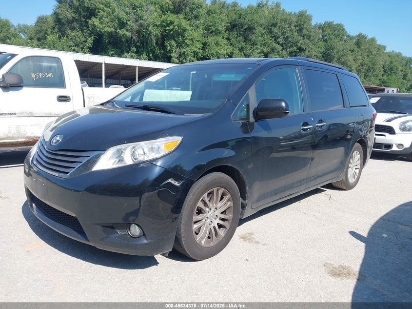 2017 Toyota Sienna VIN 5TDYZ3DC9HS794777 IAAI salvage auction — NORMAL WEAR, Salvage Title, sold $5,175 on 2026-07-29 (photo 2)