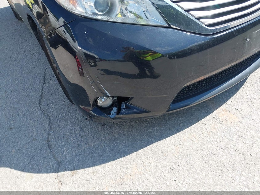 2017 Toyota Sienna VIN 5TDYZ3DC9HS794777 IAAI salvage auction — NORMAL WEAR, Salvage Title, sold $5,175 on 2026-07-29 (photo 6)