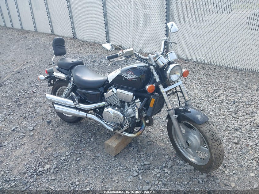 1994 Honda Vf750 VIN JH2RC4301RM003908 IAAI salvage auction — LEFT FRONT, Salvage (Pennsylvania), sold $25 on 2026-07-29 (photo 1)