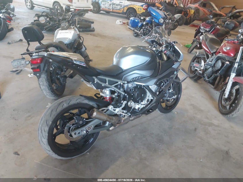 2026 BMW S 1000 VIN WB10P2307T6M49144 IAAI salvage auction — RIGHT SIDE, Wait Title, sold $13,600 on 2026-09-02 (photo 4)