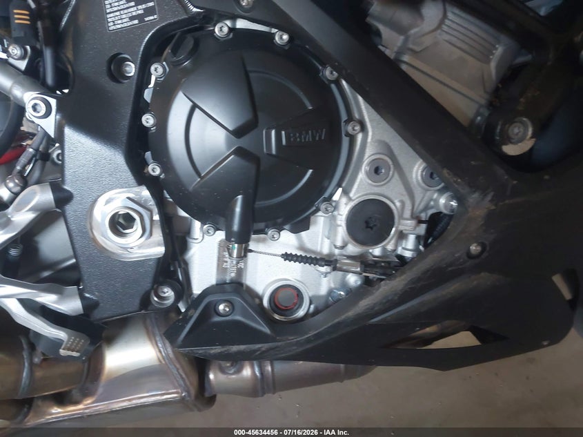 2026 BMW S 1000 VIN WB10P2307T6M49144 IAAI salvage auction — RIGHT SIDE, Wait Title, sold $13,600 on 2026-09-02 (photo 8)