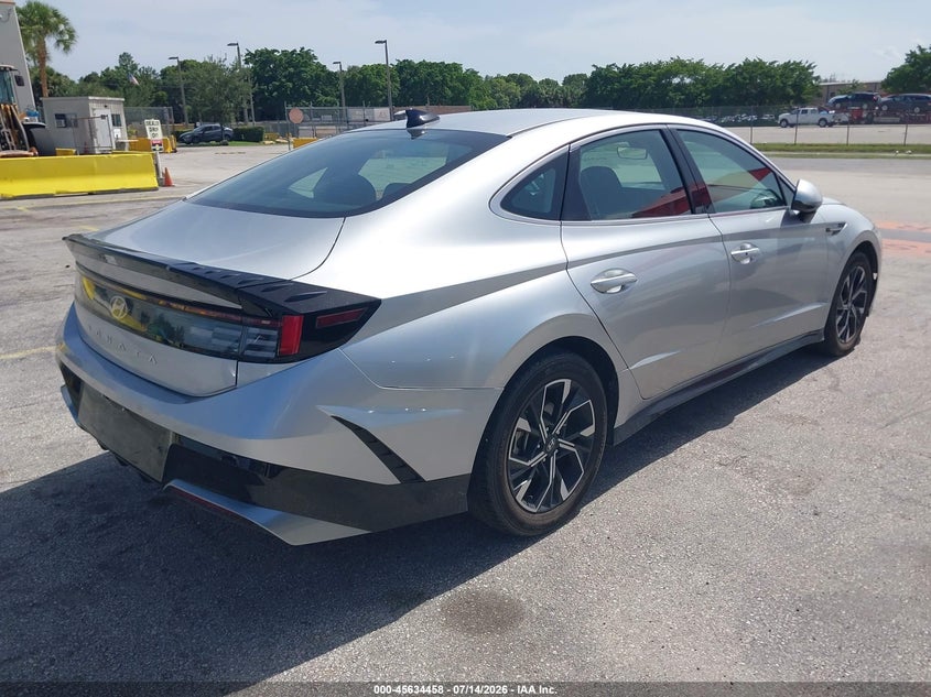 2025 Hyundai Sonata VIN KMHL64JA7SA447475 IAAI salvage auction — SIDE, Salvage Title, sold $10,100 on 2026-07-16 (photo 4)